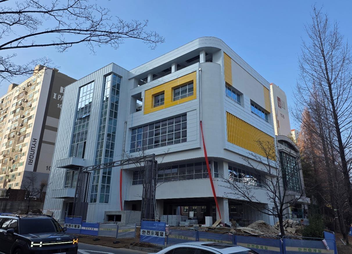 학교 창호